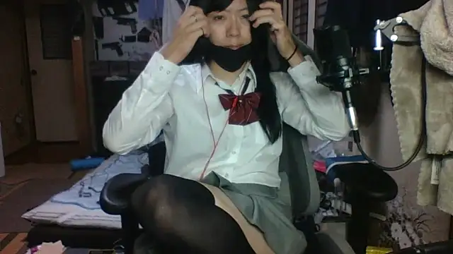 Snapshot of harinyanxxx chatting on 15, 10, 2025 harinyanxxx online show from 15, 10, 2025