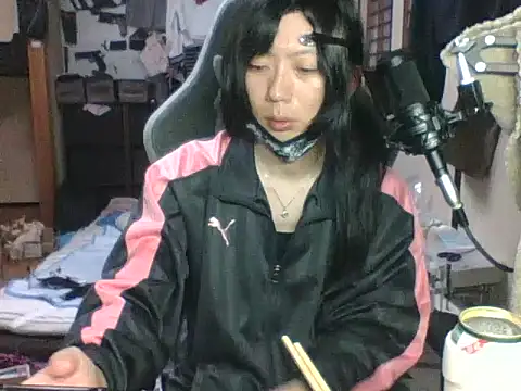 Snapshot of harinyanxxx chatting on 21, 10, 2025 harinyanxxx online show from 21, 10, 2025