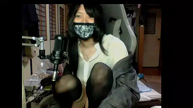 Snapshot of harinyanxxx chatting on 26, 10, 2025 harinyanxxx online show from 26, 10, 2025