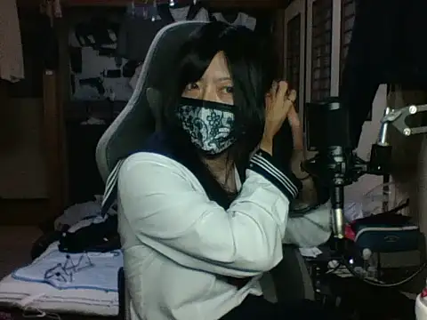 Snapshot of harinyanxxx chatting on 18, 10, 2025 harinyanxxx online show from 18, 10, 2025