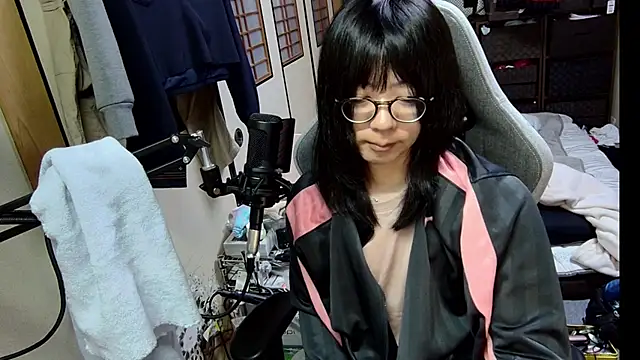 Snapshot of harinyanxxx chatting on 15, 2, 2026 harinyanxxx online show from 15, 2, 2026