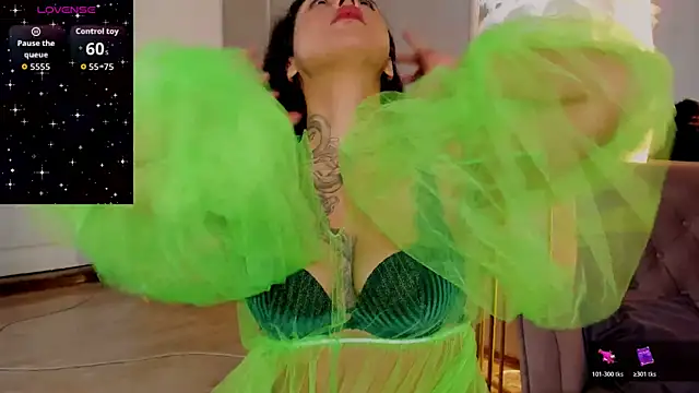 Aisha Goldstein online show from 18, 12, 2025