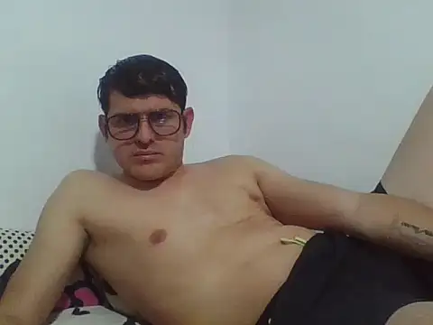 Snapshot of Dariusbi chatting on 14, 11, 2025 Dariusbi online show from 14, 11, 2025