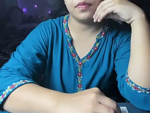 Snapshot of Divya68 chatting on 17, 10, 2025 Divya68 online show from 17, 10, 2025