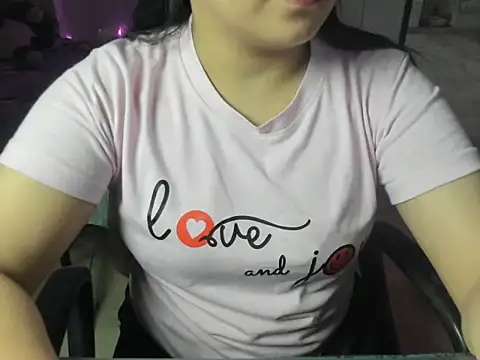 Snapshot of Divya68 chatting on 15, 11, 2025 Divya68 online show from 15, 11, 2025