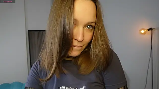 Snapshot of NeonyMuse chatting on 6, 11, 2025 NeonyMuse online show from 6, 11, 2025