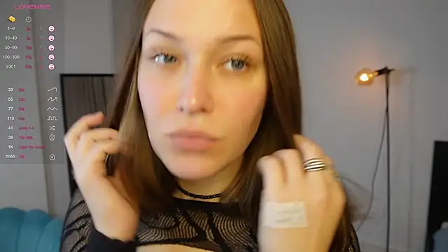 Snapshot of NeonyMuse chatting on 5, 11, 2025 NeonyMuse online show from 5, 11, 2025