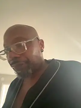 Nolaboyz online show from 10, 4, 2026