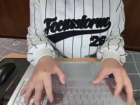 Hanna Mina online show from 17, 12, 2025