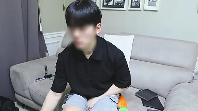 koreanboy2341 online show from 12, 6, 2026