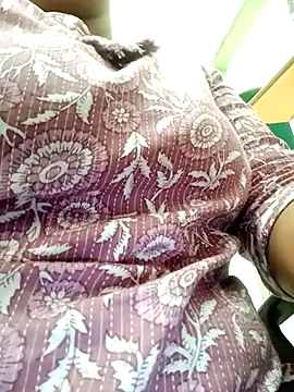 Snapshot of ITZ_YUVIKA chatting on 18, 11, 2025 ITZ YUVIKA online show from 18, 11, 2025