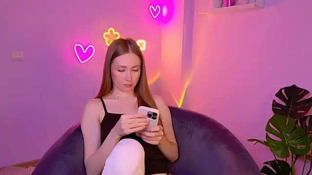 EllyColins online show from 31, 5, 2026