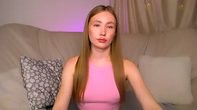 Snapshot of EllyColins chatting on 11, 7, 2026 EllyColins online show from 11, 7, 2026