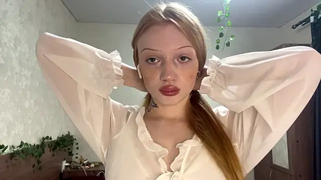 Iamlylu online show from 18, 11, 2025