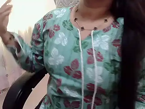 Snapshot of SexyRani2000 chatting on 7, 5, 2026 SexyRani2000 online show from 7, 5, 2026