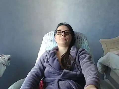 LuckyLisa23 online show from 19, 4, 2026