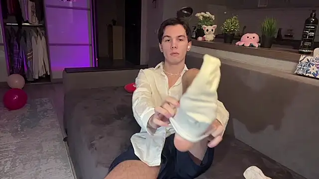 Jeremy1Scott online show from 29, 11, 2025