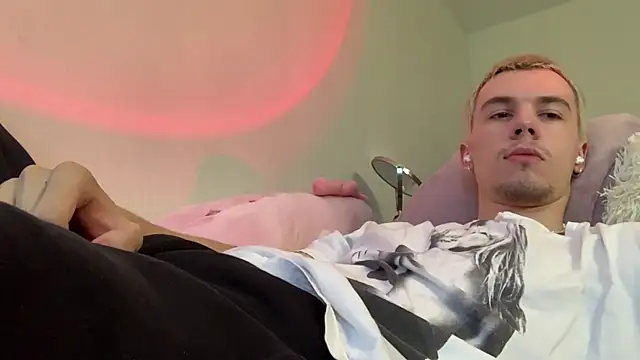 Jeremy1Scott online show from 19, 7, 2026