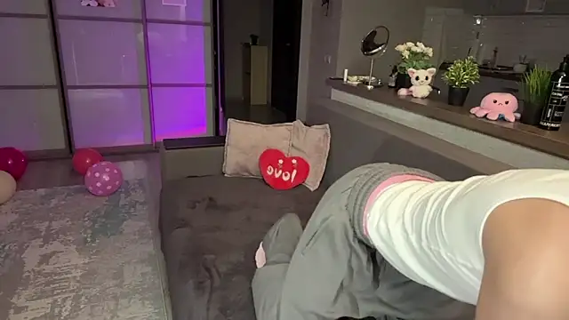 Jeremy1Scott online show from 26, 11, 2025