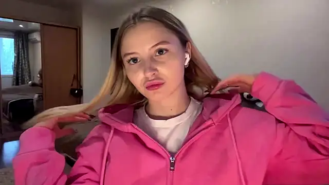 Snapshot of VictoriaMystery chatting on 14, 10, 2025 VictoriaMystery online show from 14, 10, 2025