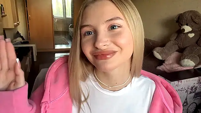 Snapshot of VictoriaMystery chatting on 25, 10, 2025 VictoriaMystery online show from 25, 10, 2025