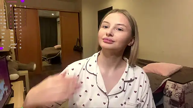 Snapshot of VictoriaMystery chatting on 28, 11, 2025 VictoriaMystery online show from 28, 11, 2025