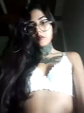 Snapshot of Reiha chatting on 25, 11, 2025 Reiha online show from 25, 11, 2025