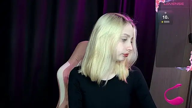 Fluffy Cloude online show from 13, 11, 2025