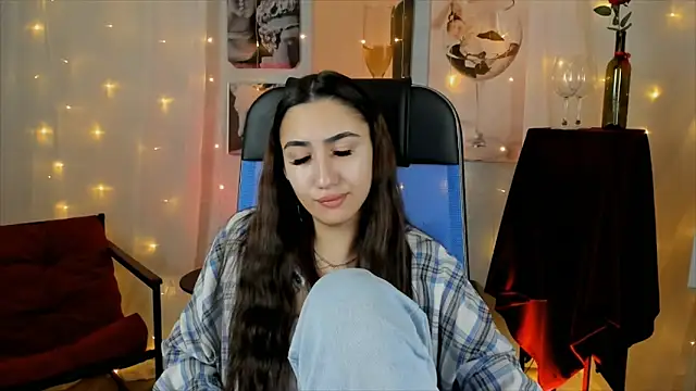 RebeckaThornton online show from 2, 12, 2025