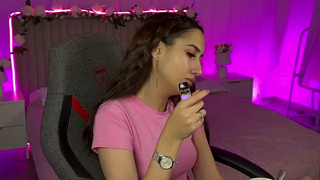 RebeckaThornton online show from 17, 11, 2025