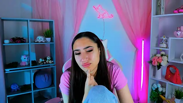 RebeckaThornton online show from 12, 11, 2025