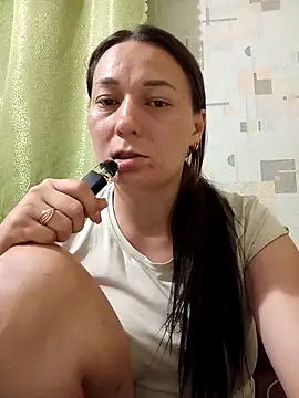 HollyDollsi online show from 13, 12, 2025