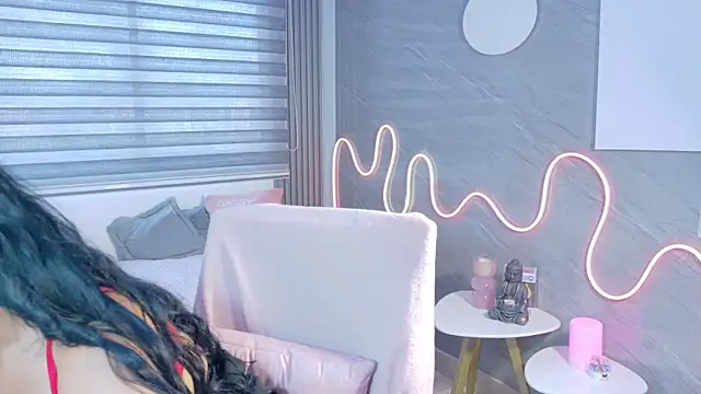 Naaomi cute online show from 18, 10, 2025