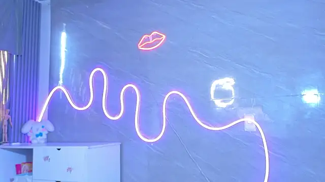 Naaomi cute online show from 24, 3, 2026