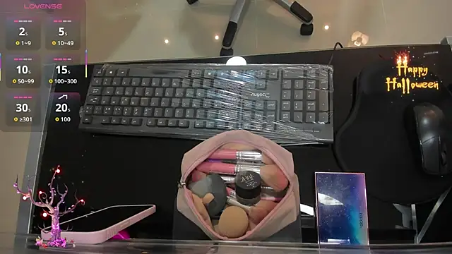 Snapshot of Lena_nova chatting on 2, 11, 2025 Lena nova online show from 2, 11, 2025