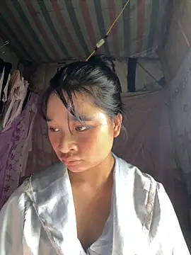 Linh-xxx online show from 13, 10, 2025