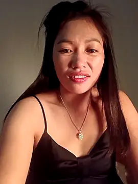 Snapshot of -Paige- chatting on 21, 12, 2025 -Paige- online show from 21, 12, 2025