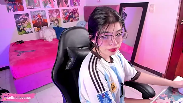 selina lovers  online show from 8, 7, 2026