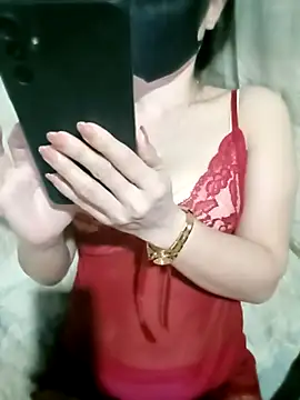 LalayCii online show from 11, 11, 2025