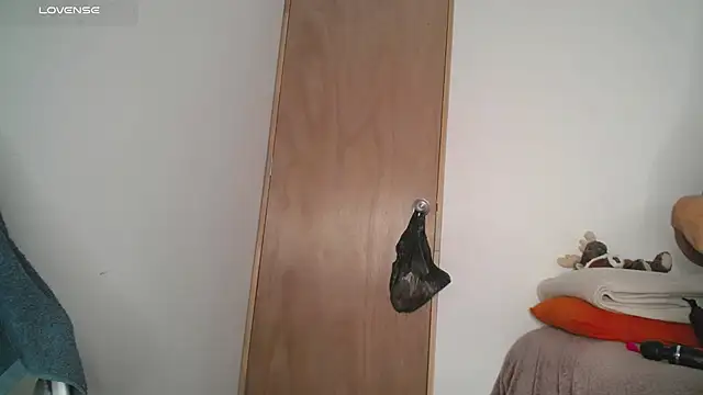 Miranda kim  online show from 2, 11, 2025