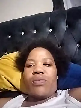 Snapshot of CaramelBoootie chatting on 15, 11, 2025 CaramelBoootie online show from 15, 11, 2025