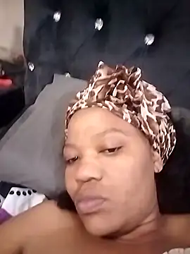 Snapshot of CaramelBoootie chatting on 11, 11, 2025 CaramelBoootie online show from 11, 11, 2025