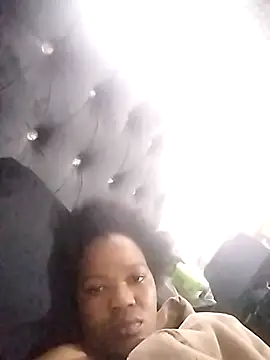 Snapshot of CaramelBoootie chatting on 16, 11, 2025 CaramelBoootie online show from 16, 11, 2025