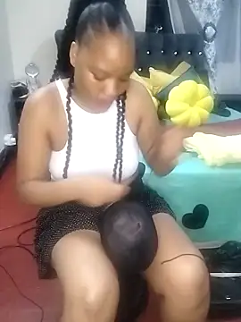 Snapshot of CaramelBoootie chatting on 26, 11, 2025 CaramelBoootie online show from 26, 11, 2025