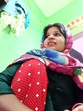 Karishma cute online show from 9, 11, 2025