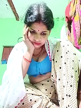 Karishma cute online show from 4, 11, 2025