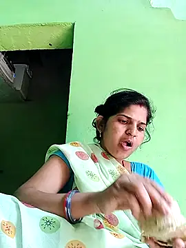 Karishma cute online show from 22, 11, 2025