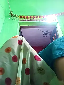 Karishma cute online show from 4, 11, 2025