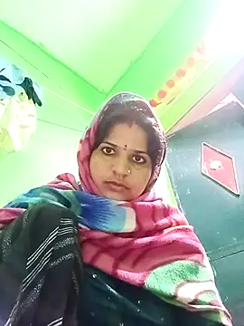 Karishma cute online show from 8, 11, 2025