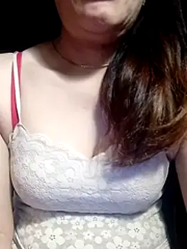 YiyinLy online show from 17, 5, 2026